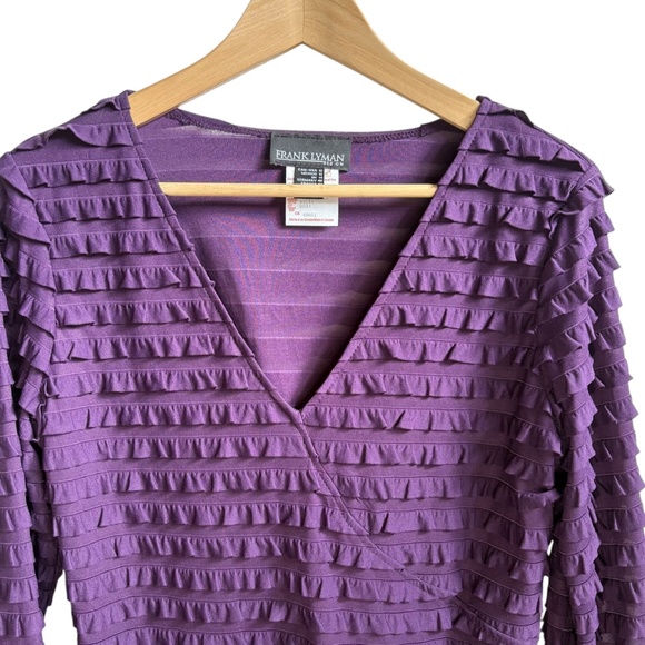 NWT Frank Lyman Ruffle Blouse Y2K-Inspired Top Women's Size 12 Deep V-Neck - Picture 2 of 9